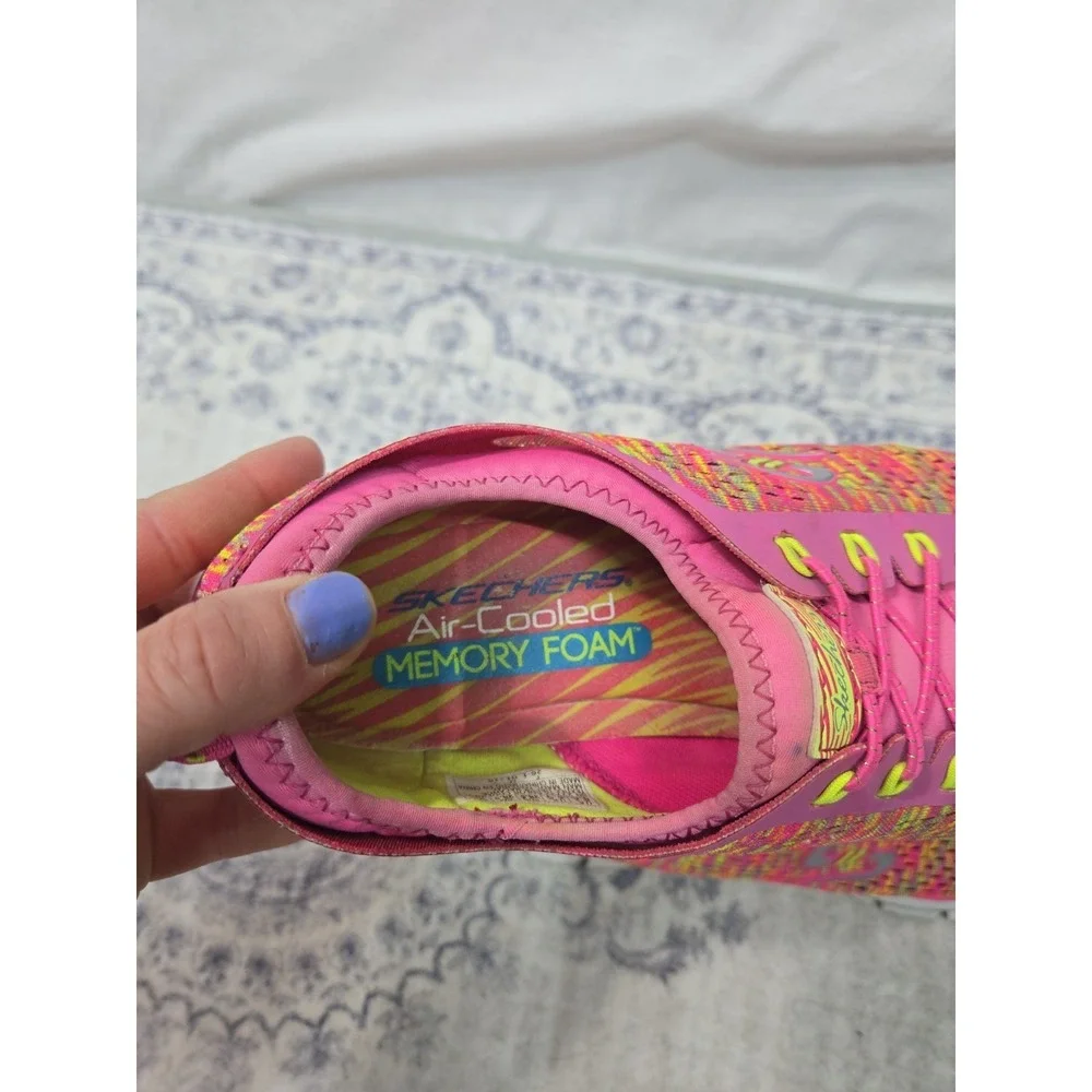 Skechers Women's 8.5 Stretch Fit Glider Sneaker Hot Pink Green 22722 No Tie Shoe